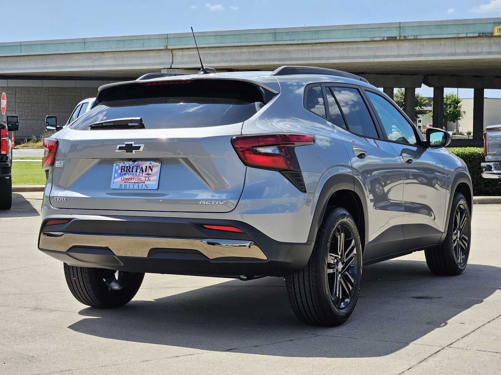 2025 Chevrolet Trax ACTIV photo 2