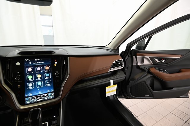 2025 Subaru Outback Touring photo 25