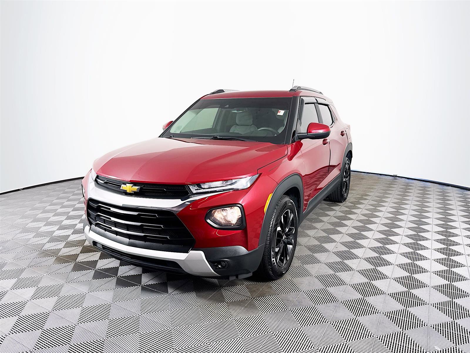 2021 Chevrolet Trailblazer LT photo 2