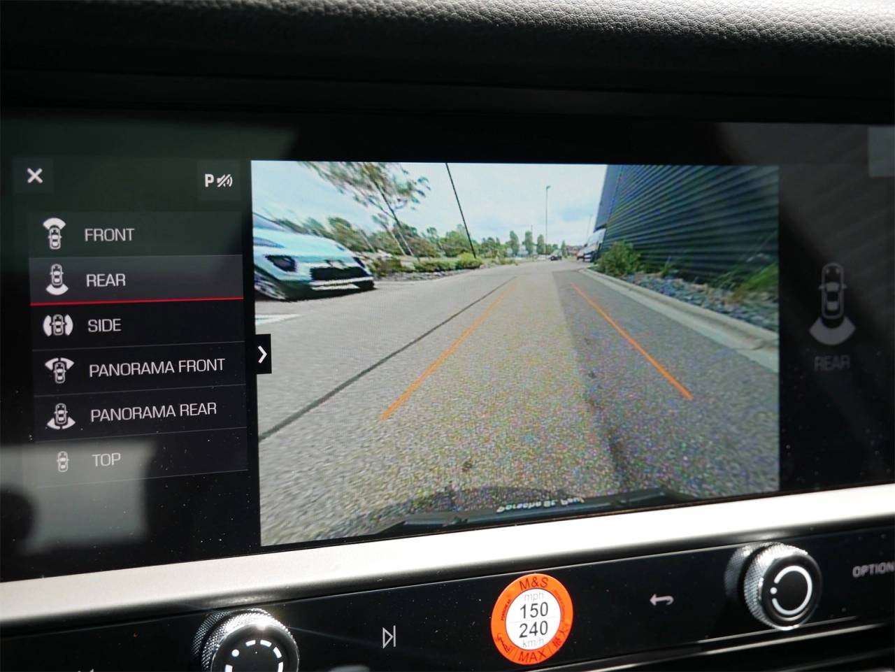 2025 Porsche Macan Base photo 21