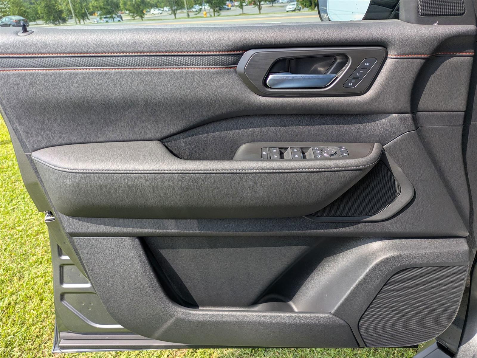 2025 Nissan Armada photo 9