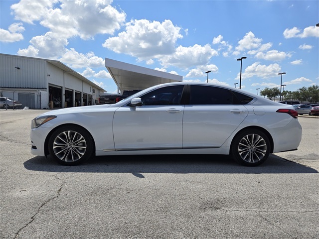 2015 Hyundai Genesis 3.8 RWD photo 3