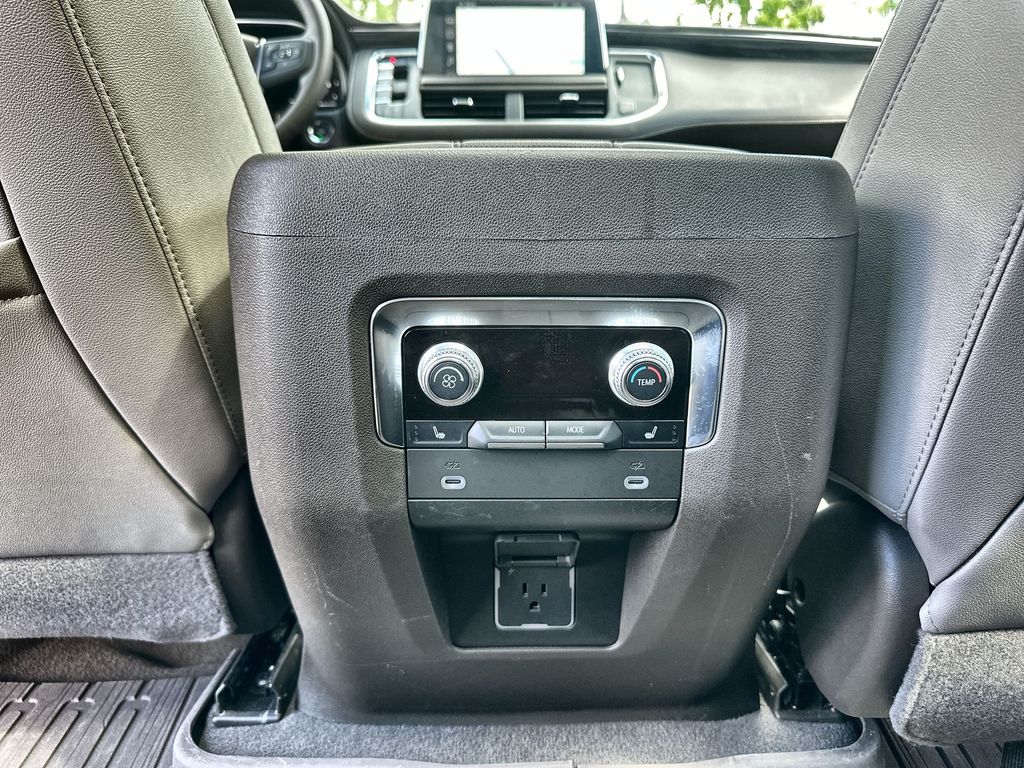 2023 Gmc Yukon SLT photo 22