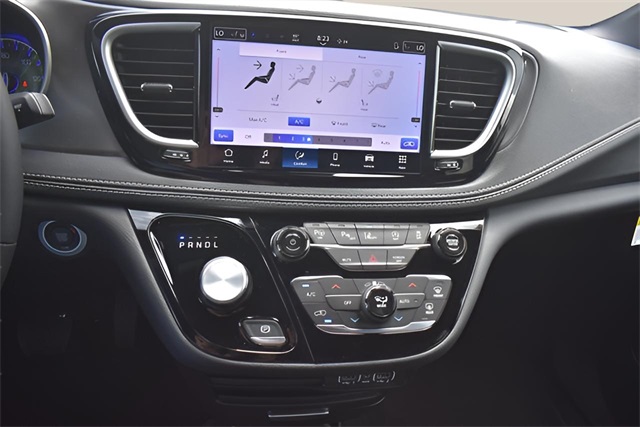 2025 Chrysler Pacifica photo 21