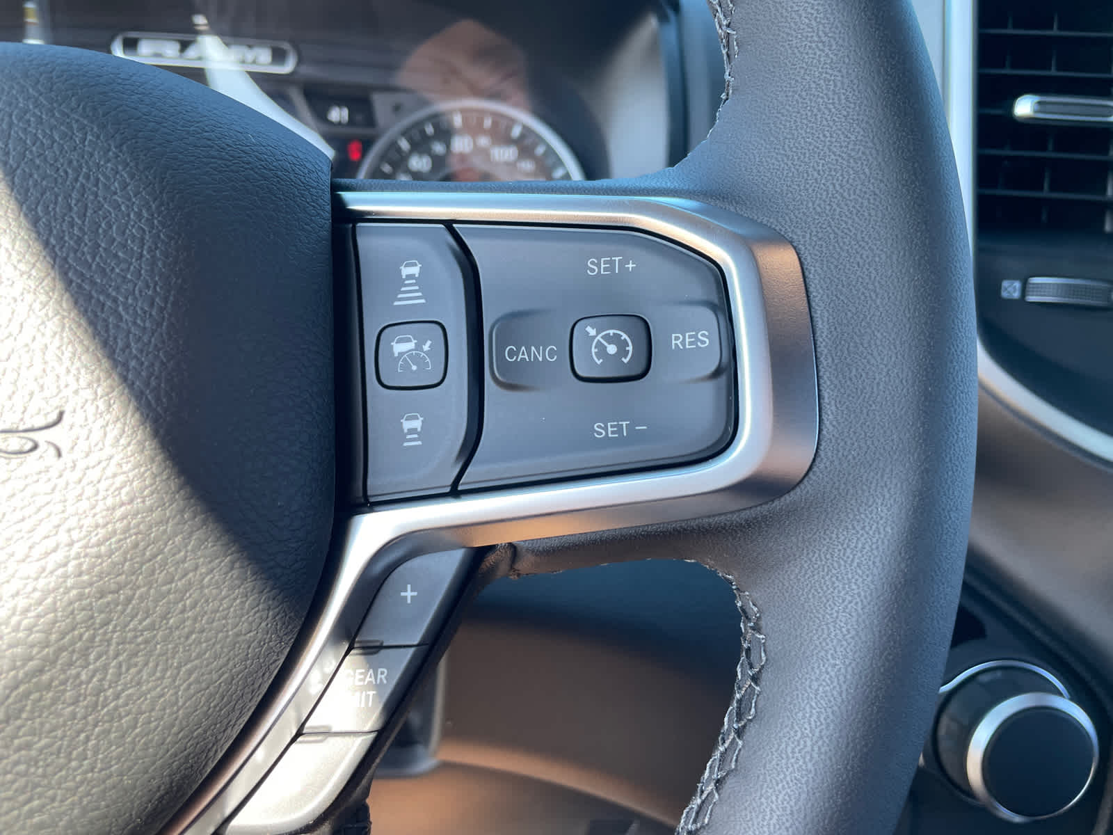2025 Ram 1500 Big Horn photo 23