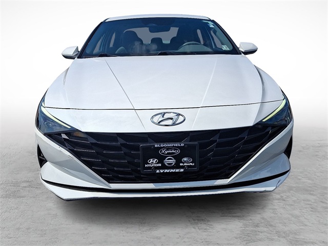 2022 Hyundai Elantra SEL photo 3