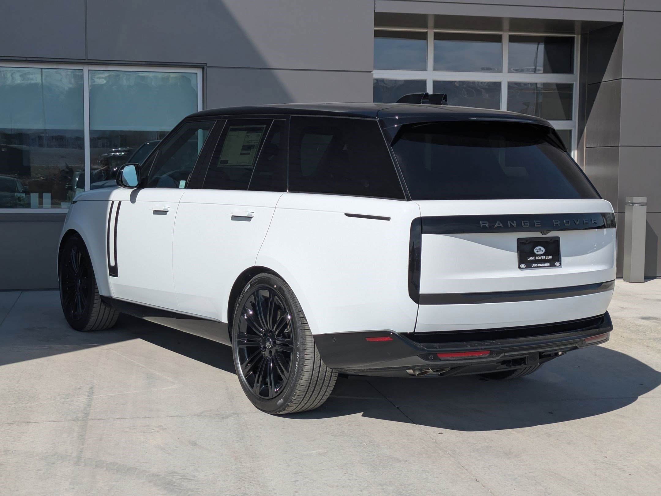 2025 Land Rover Range Rover Autobiography photo 8
