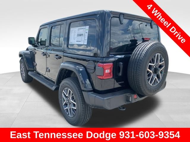 2025 Jeep Wrangler Sahara photo 3