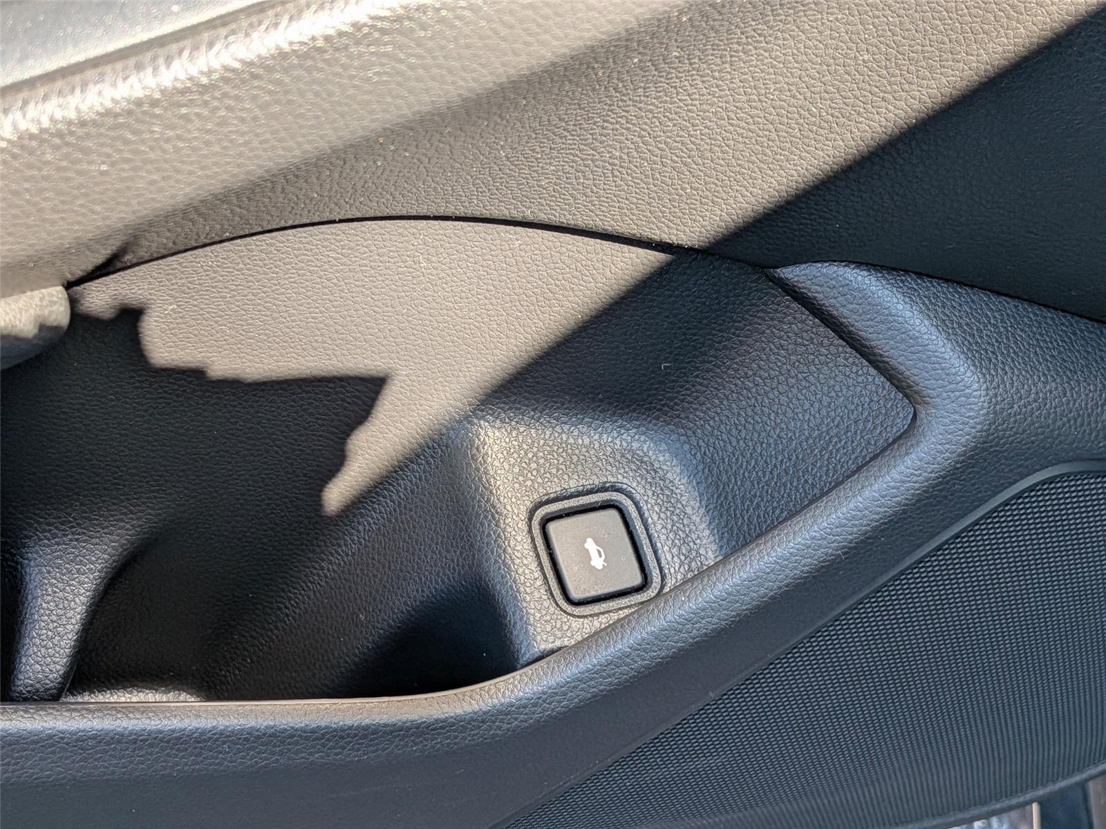2022 Honda Accord Hybrid EX-L photo 13