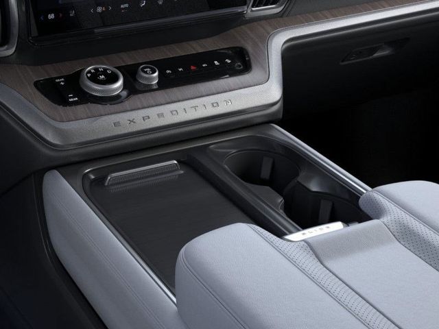 2025 Ford Expedition Platinum MAX photo 13