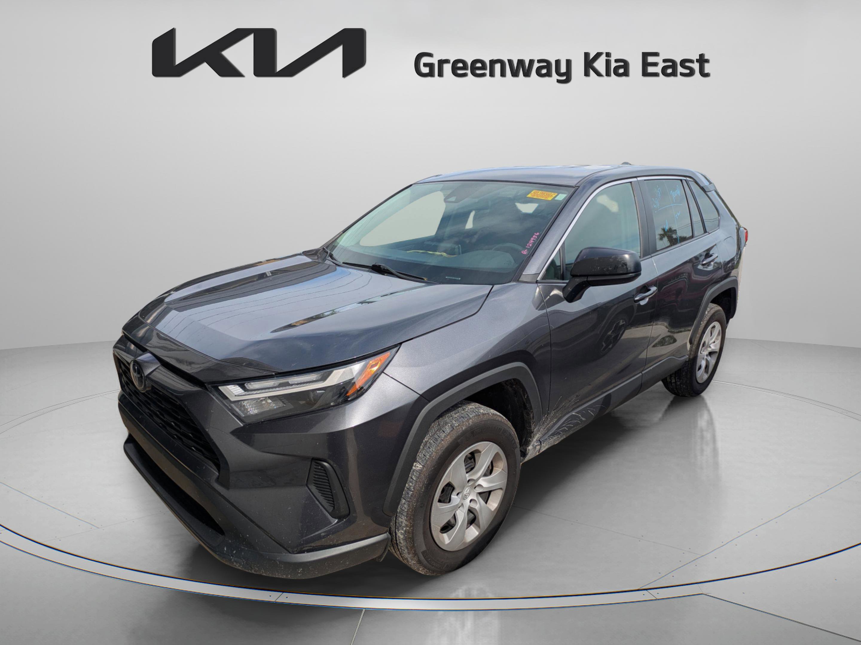 2024 Toyota RAV4 LE photo 4