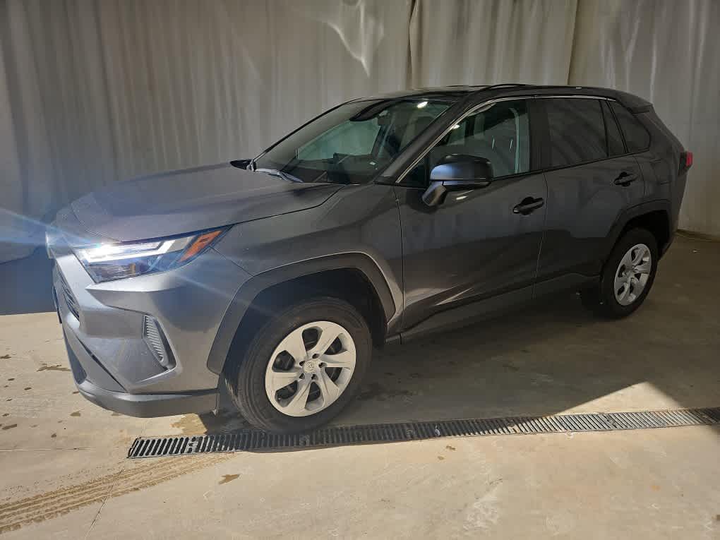 Used 2024 Toyota RAV4 LE with VIN 2T3F1RFV8RW457436 for sale in Kansas City