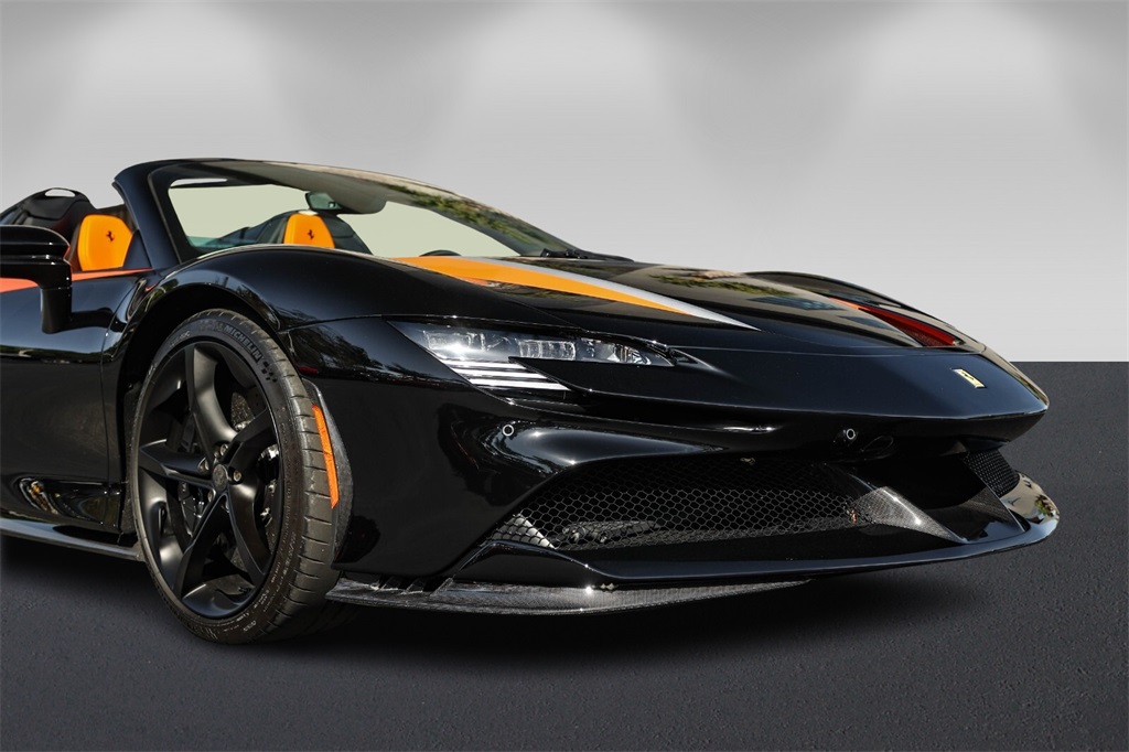 2023 Ferrari SF90 Spider Base photo 8