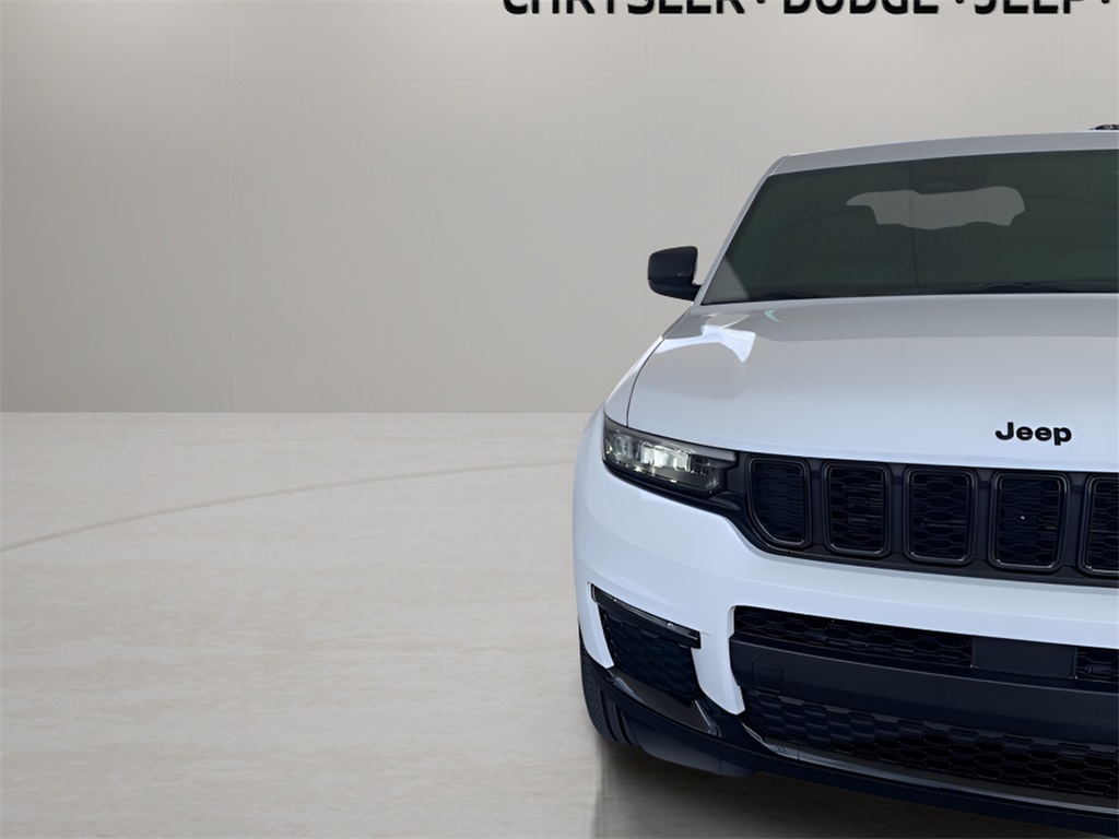 2025 Jeep Grand Cherokee Limited photo 4
