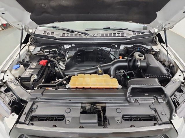 2016 Ford F-150 XLT photo 30