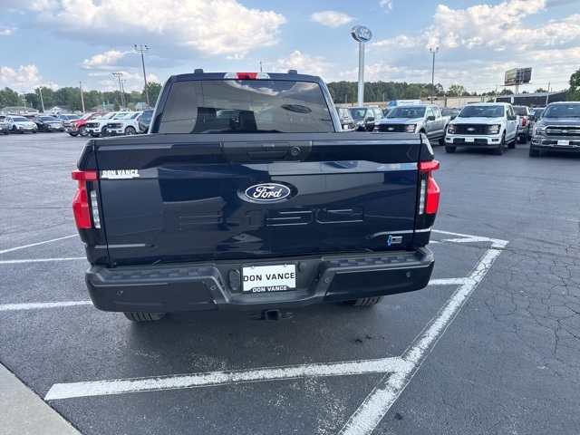 2025 Ford F-150 Lightning photo 3