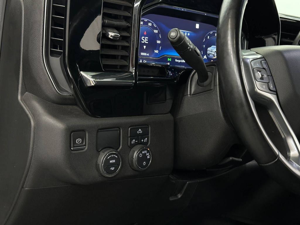 2023 Chevrolet Silverado 1500 LT photo 21