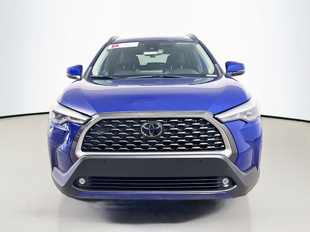 2022 Toyota Corolla Cross XLE photo 2
