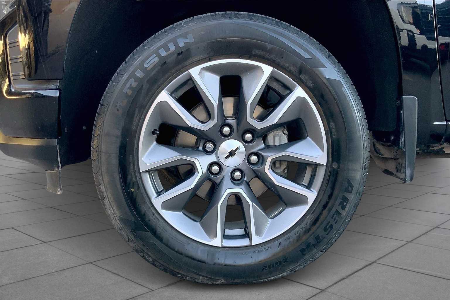 2020 Chevrolet Silverado 1500 RST photo 9