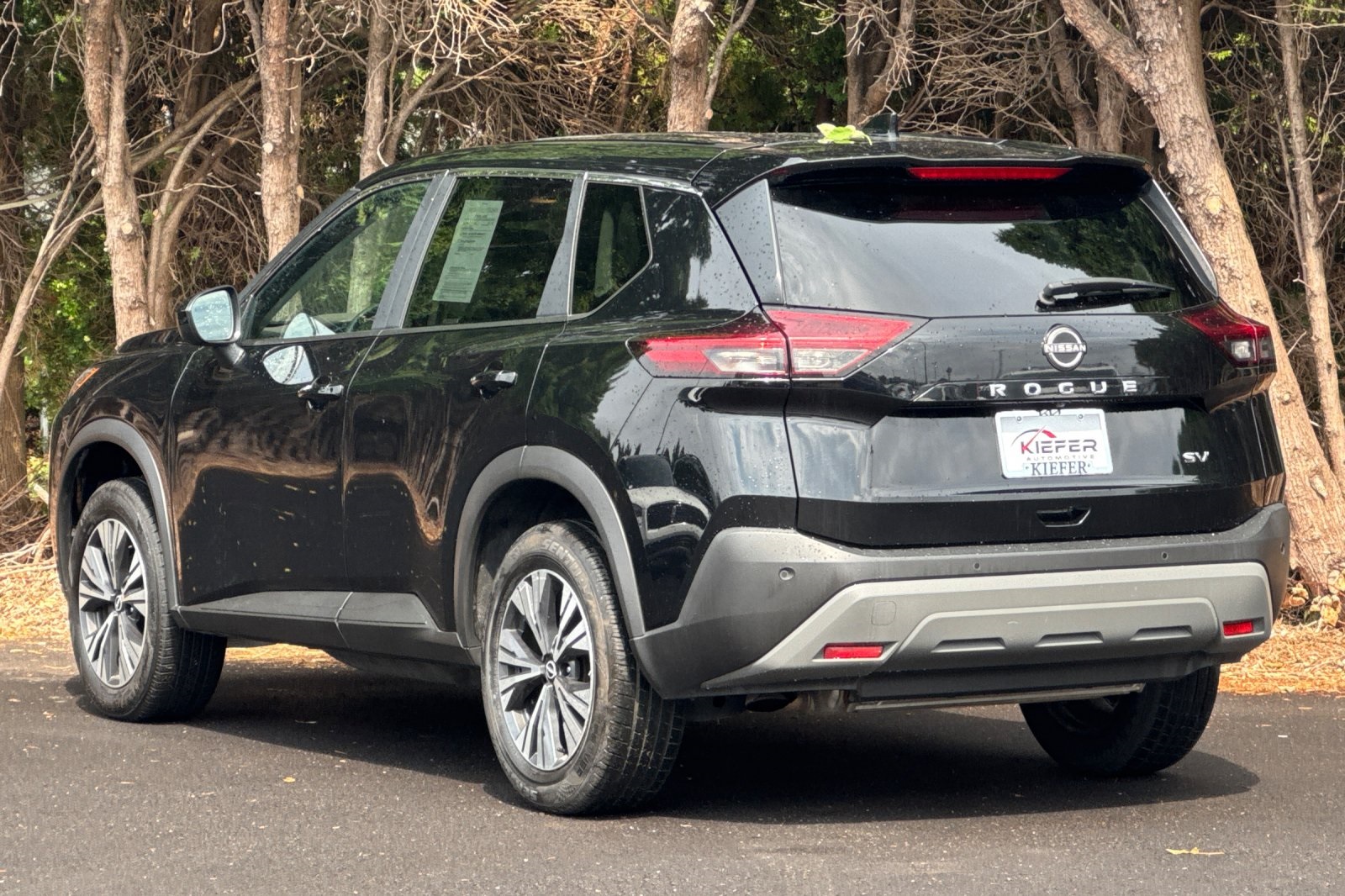 2023 Nissan Rogue SV photo 4
