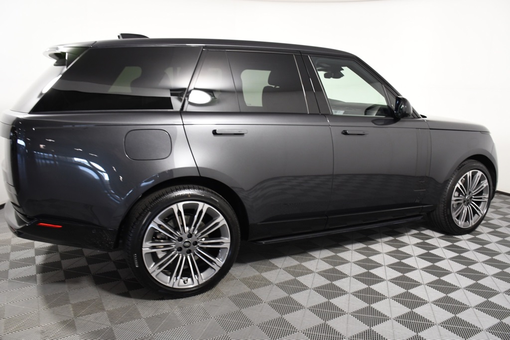 2025 Land Rover Range Rover SE photo 7