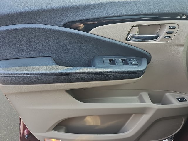 2021 Honda Pilot Touring photo 25