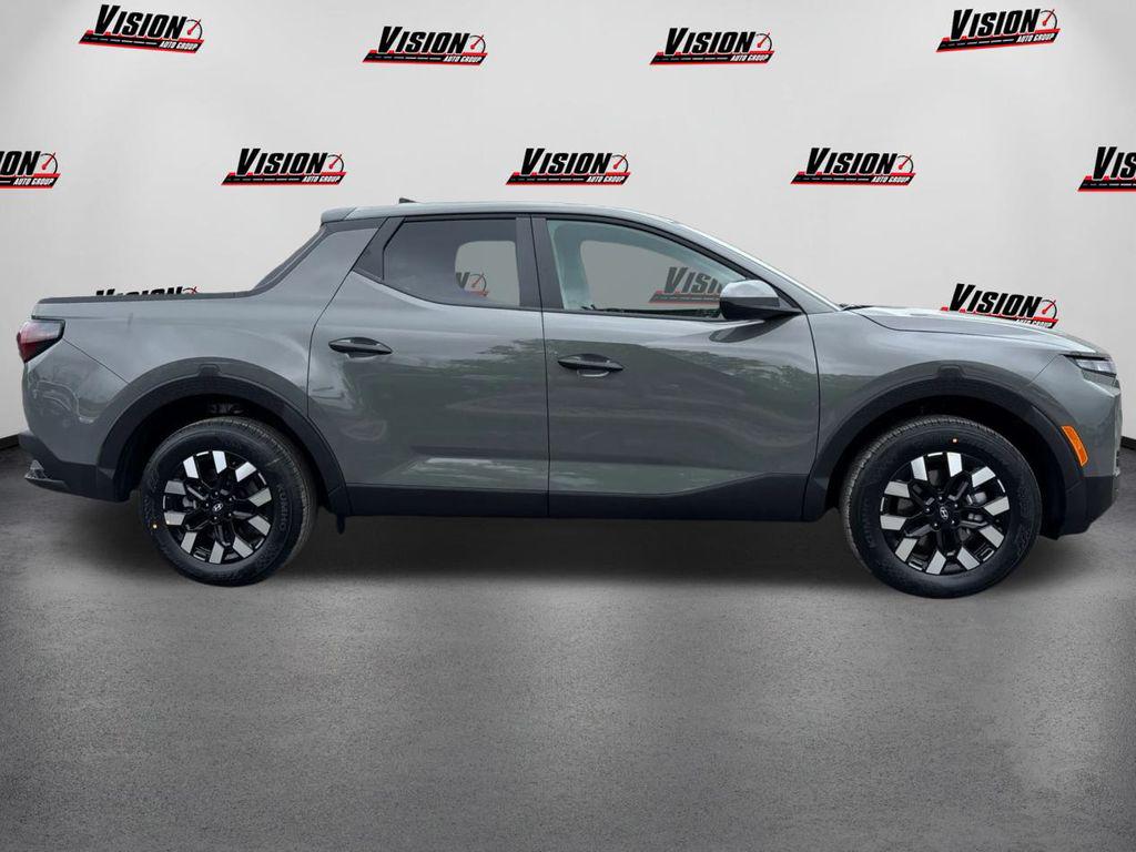 2025 Hyundai Santa Cruz SE photo 4