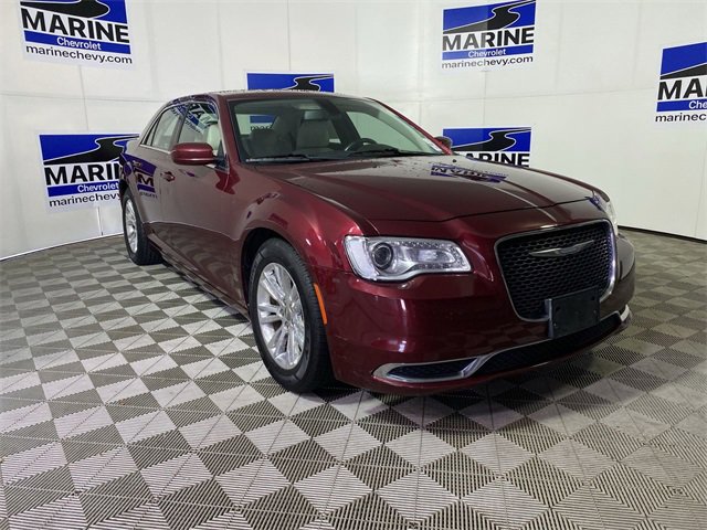 2017 Chrysler 300 Limited's photo
