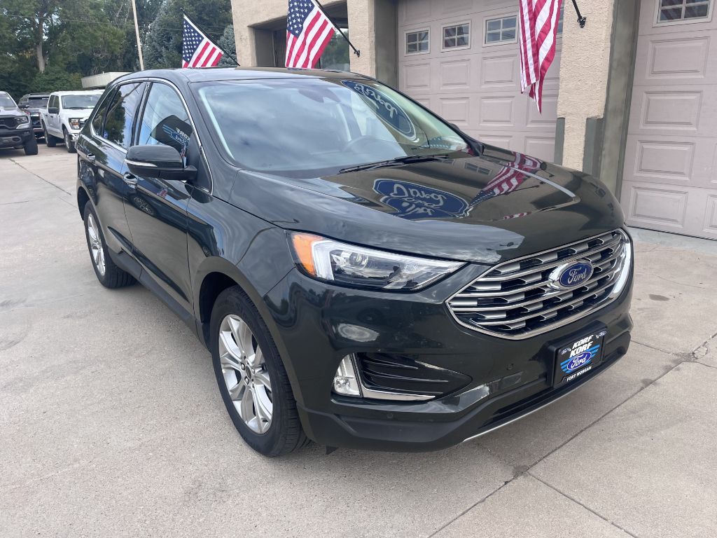 2024 Ford Edge Titanium photo 4