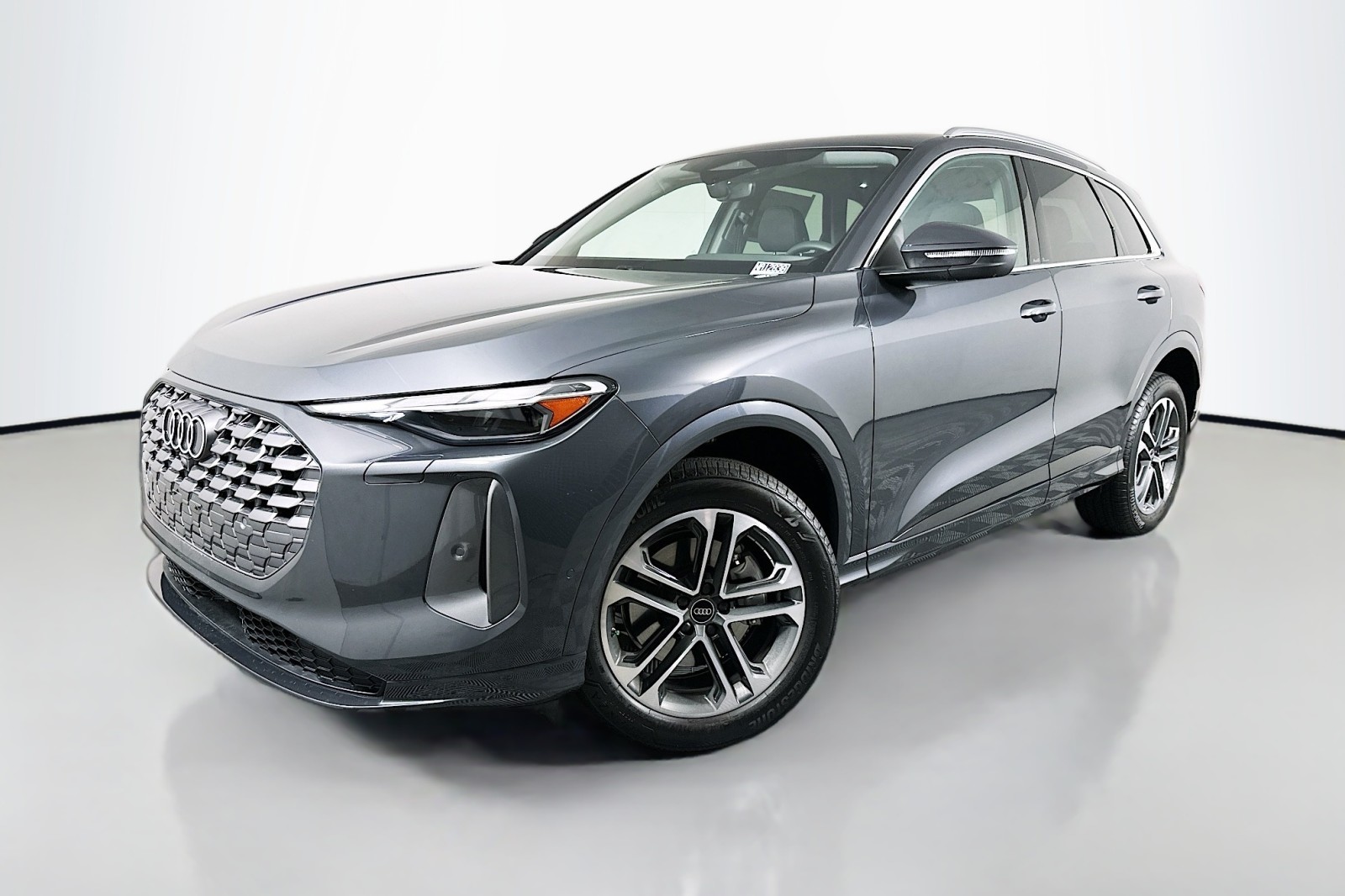 2025 Audi New Q5 Premium's photo