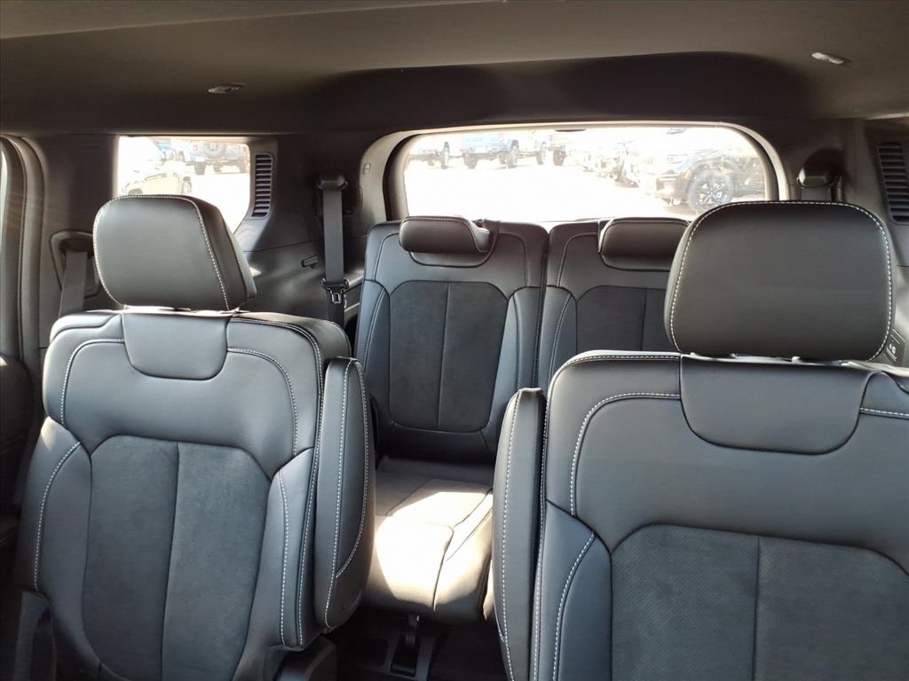 2025 Jeep Grand Cherokee Altitude X photo 11