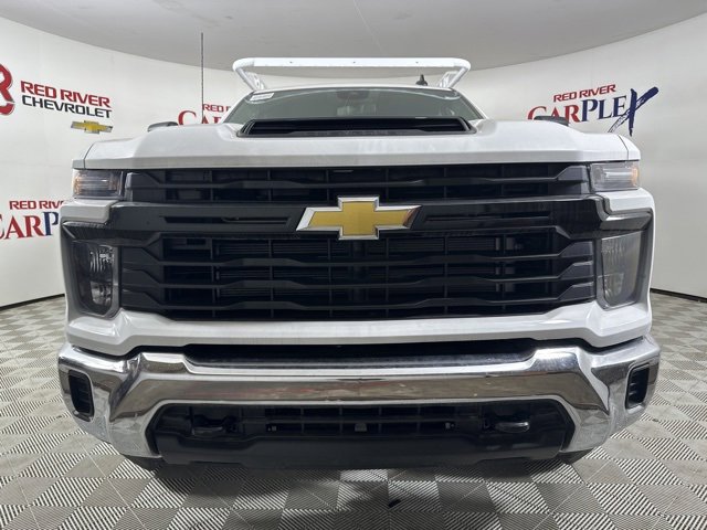2025 Chevrolet Silverado 2500HD photo 2