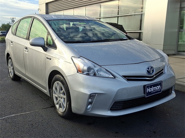 2012 Toyota Prius V Three photo 2