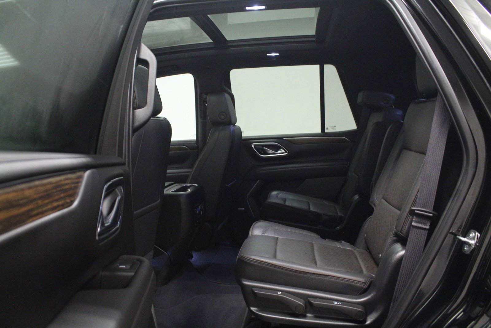 Used 2023 Black Chevrolet High Country image 13