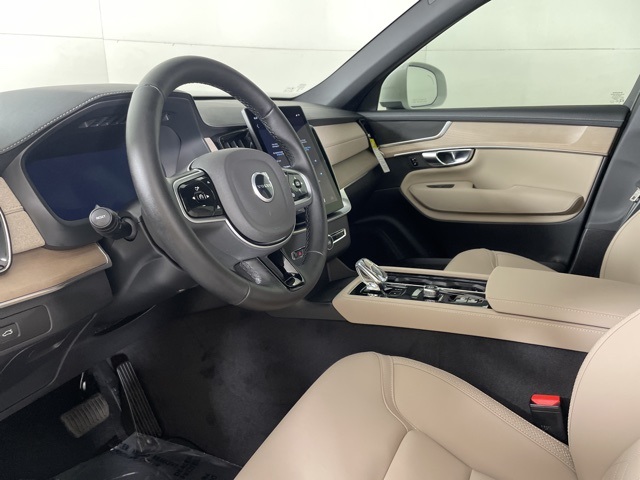 2026 Volvo XC90 B5 AWD Core photo 22