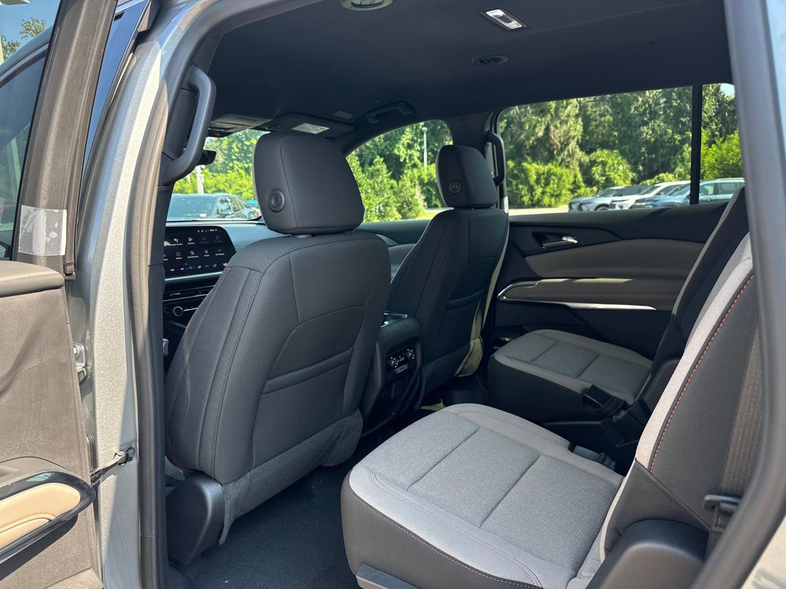 2026 Chevrolet Traverse LE photo 16
