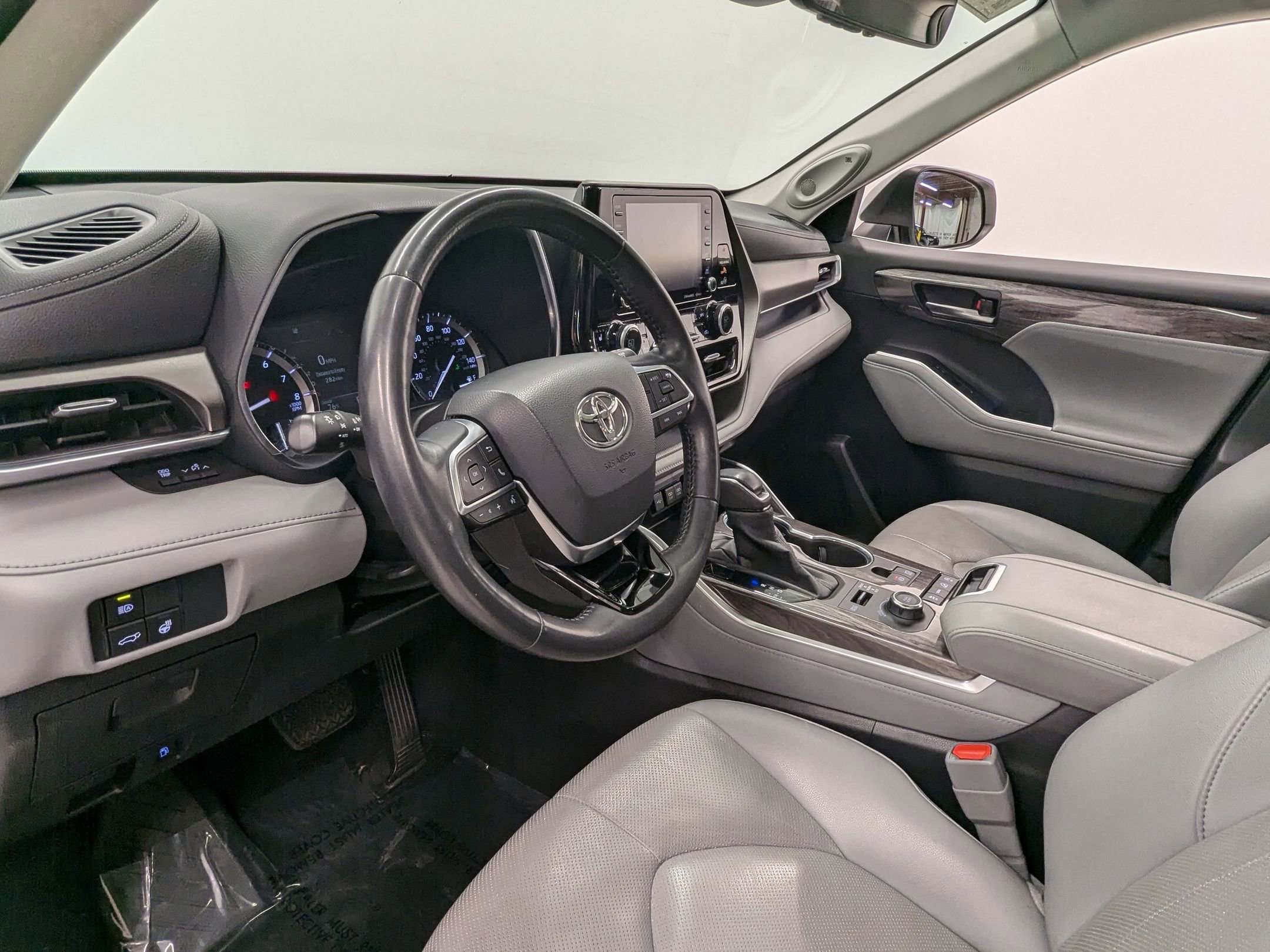 2020 Toyota Highlander Limited photo 3