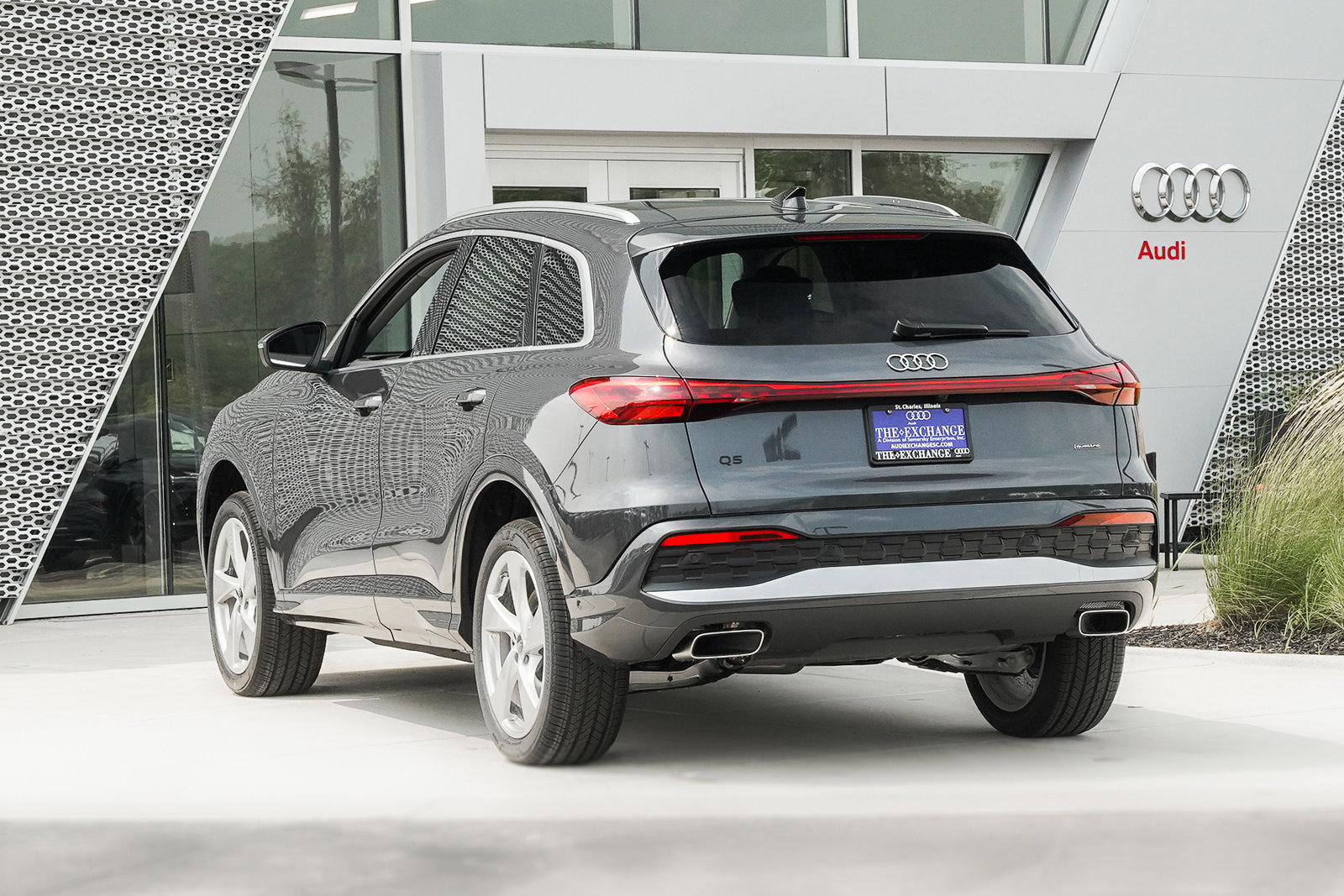 2025 Audi Q5 Premium Plus photo 4