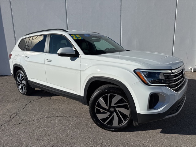 Used 2025 Volkswagen Atlas SE w/Tech with VIN 1V2HR2CA8SC515062 for sale in Kansas City