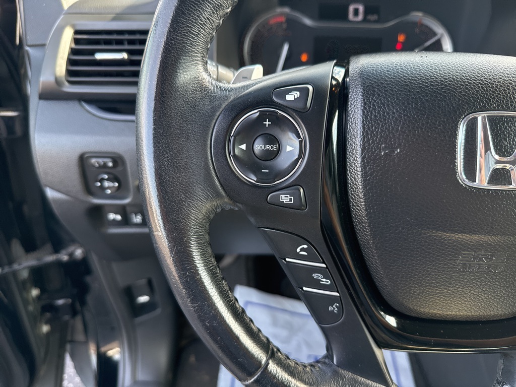 2016 Honda Pilot Touring photo 30