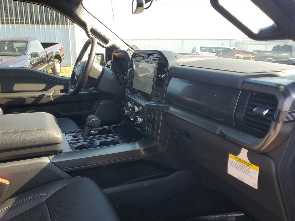 2025 Ford F-150 Lariat photo 30