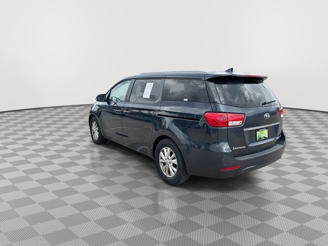 2017 Kia Sedona LX photo 6