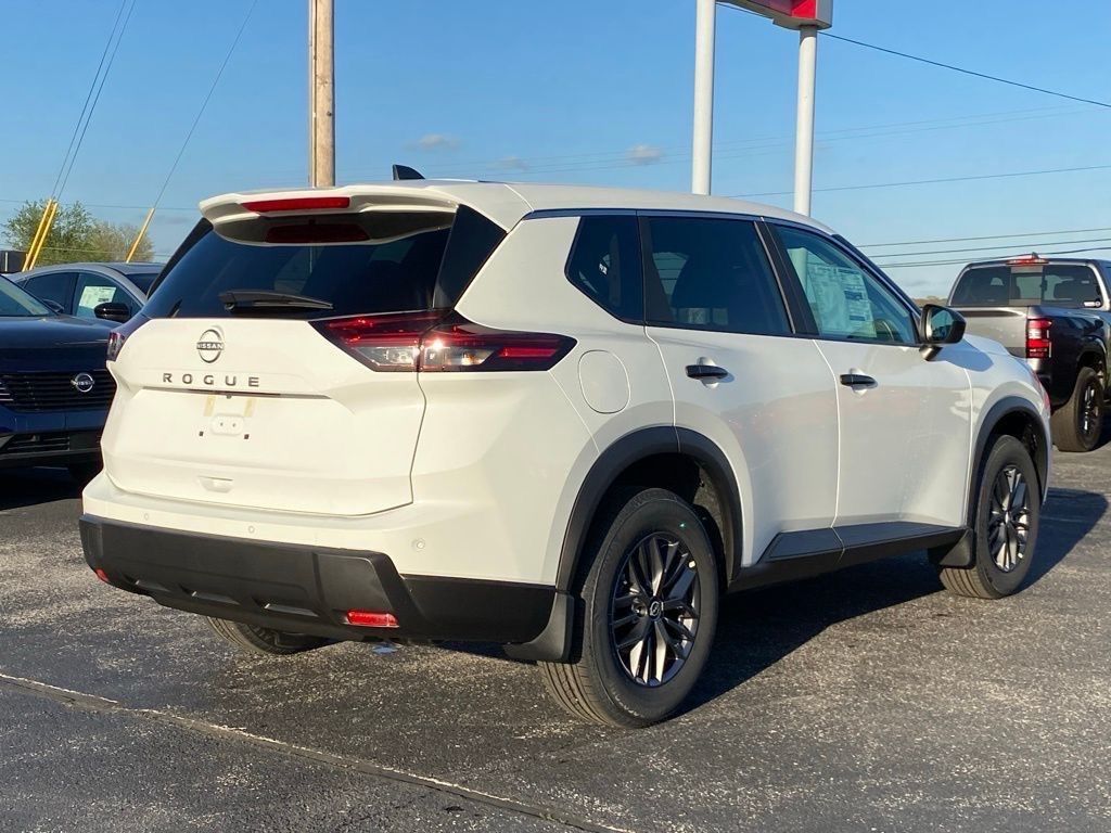 2025 Nissan Rogue S photo 3