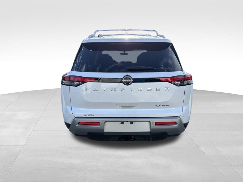 2025 Nissan Pathfinder Platinum photo 4