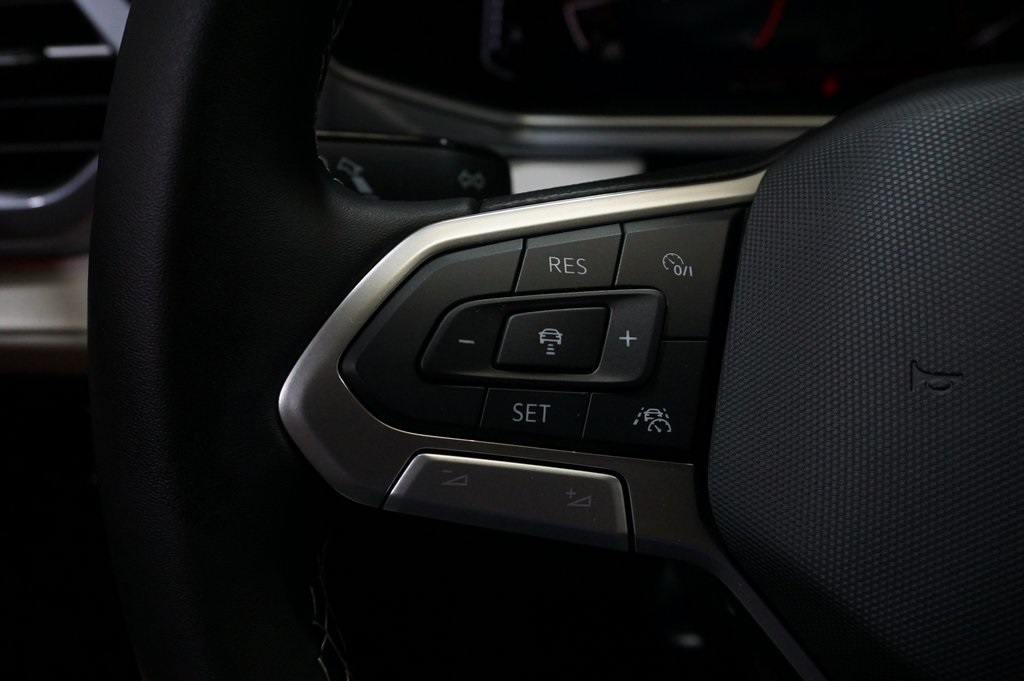 2025 Volkswagen Taos SEL photo 17