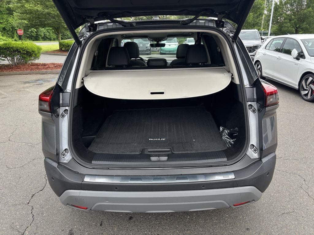 2022 Nissan Rogue SV photo 14