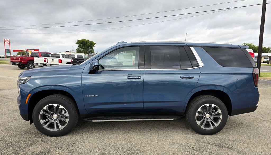 2025 Chevrolet Tahoe LS photo 2