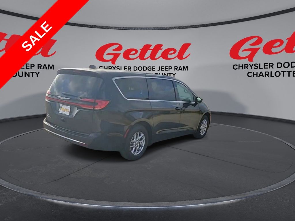 2025 Chrysler Pacifica photo 6