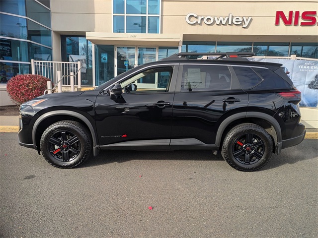 2025 Nissan Rogue SV photo 2