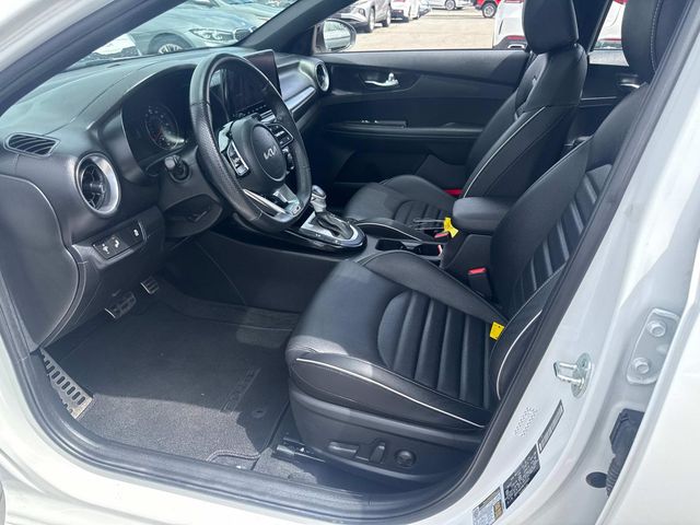 2022 Kia Forte GT-Line photo 16